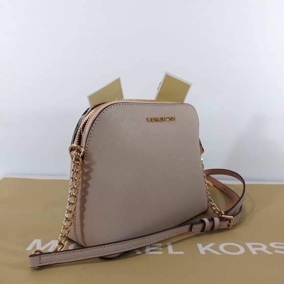 NWT MICHAEL KORS LEATHER CINDY DOME CROSSBODY BAG - Picture 2 of 7